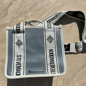 Gray steve madden purse